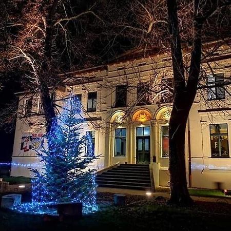 Villa Prestige Zeitz Bagian luar foto
