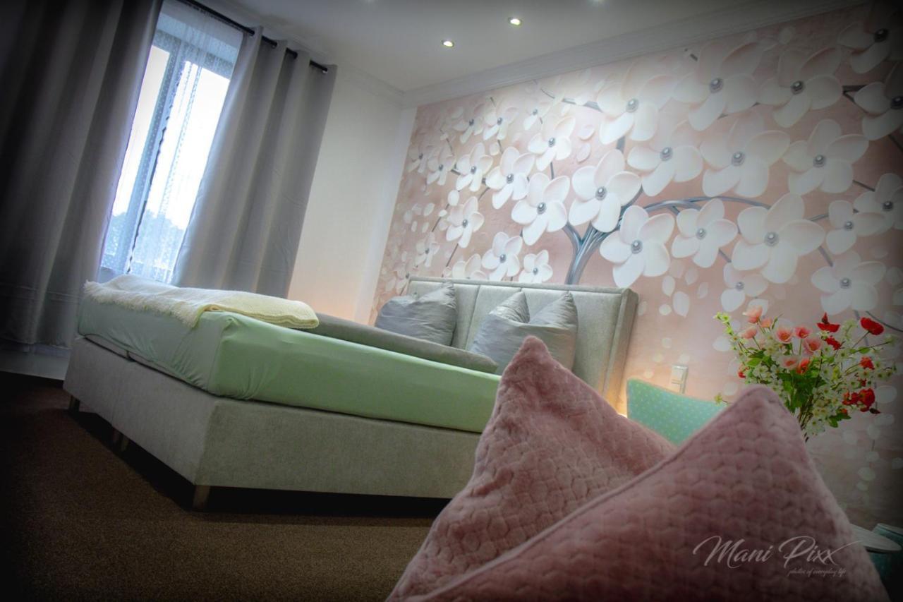 Villa Prestige Zeitz Bagian luar foto