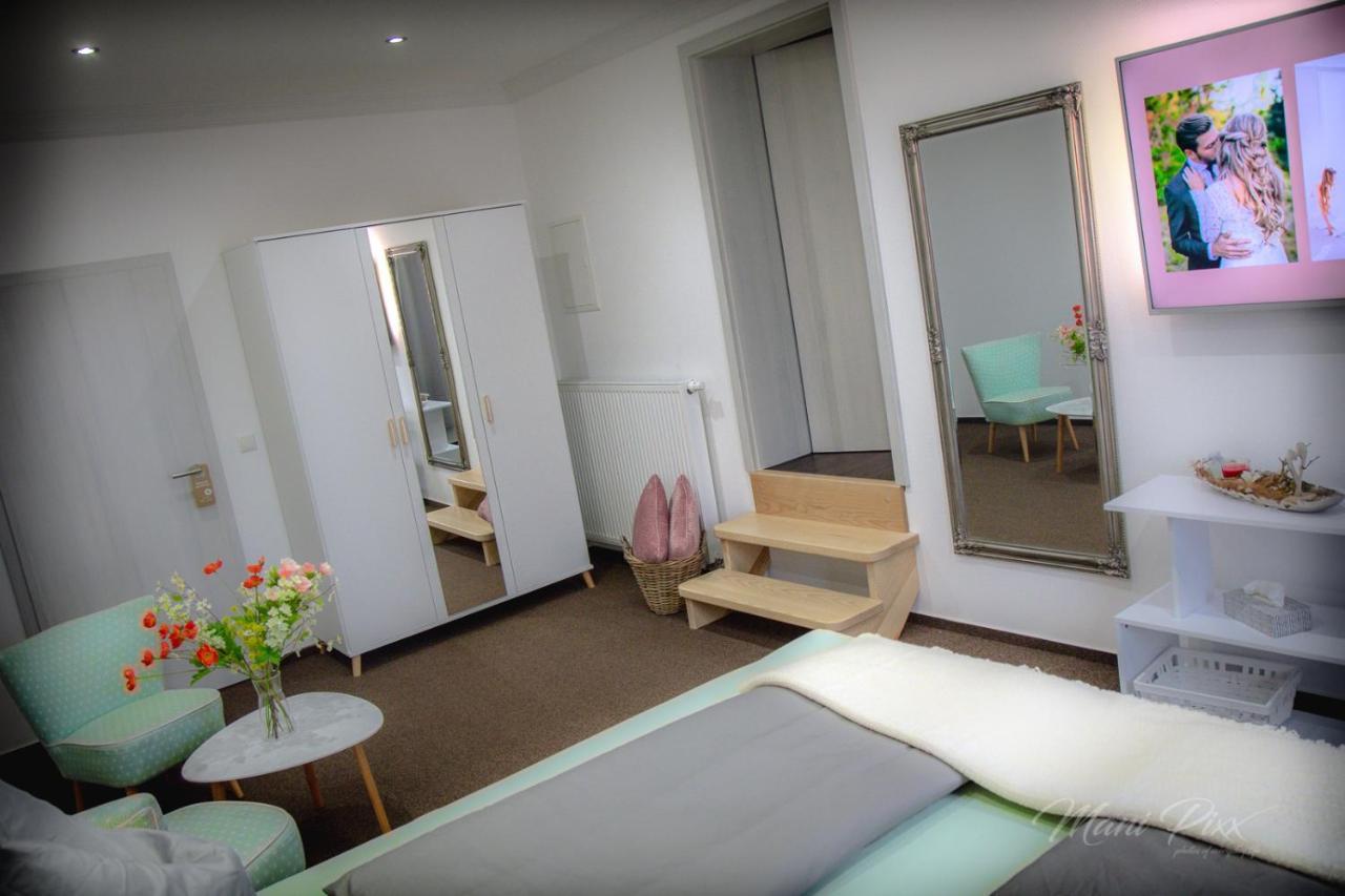 Villa Prestige Zeitz Bagian luar foto